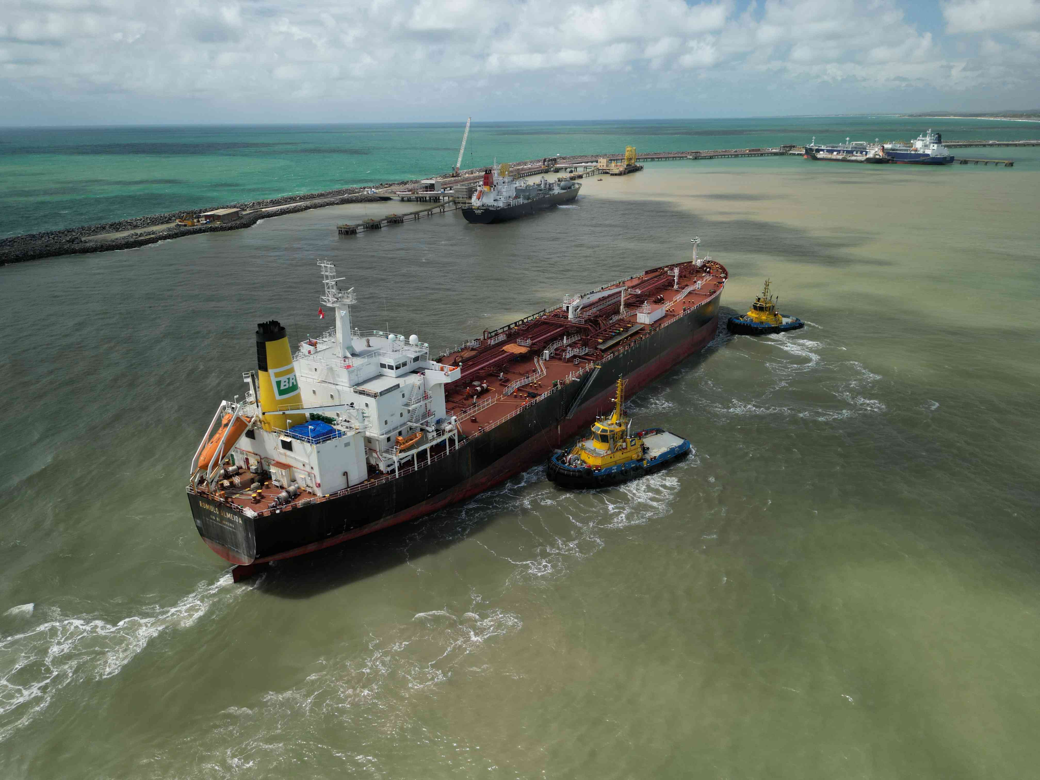 2025.10.09 Navio Romulo Almeida por Rafael Reines Suape 1