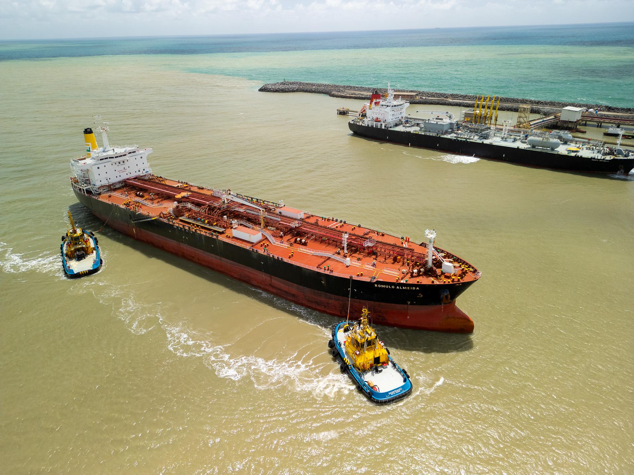 2025.10.09 Navio Romulo Almeida por Rafael Reines Suape 3