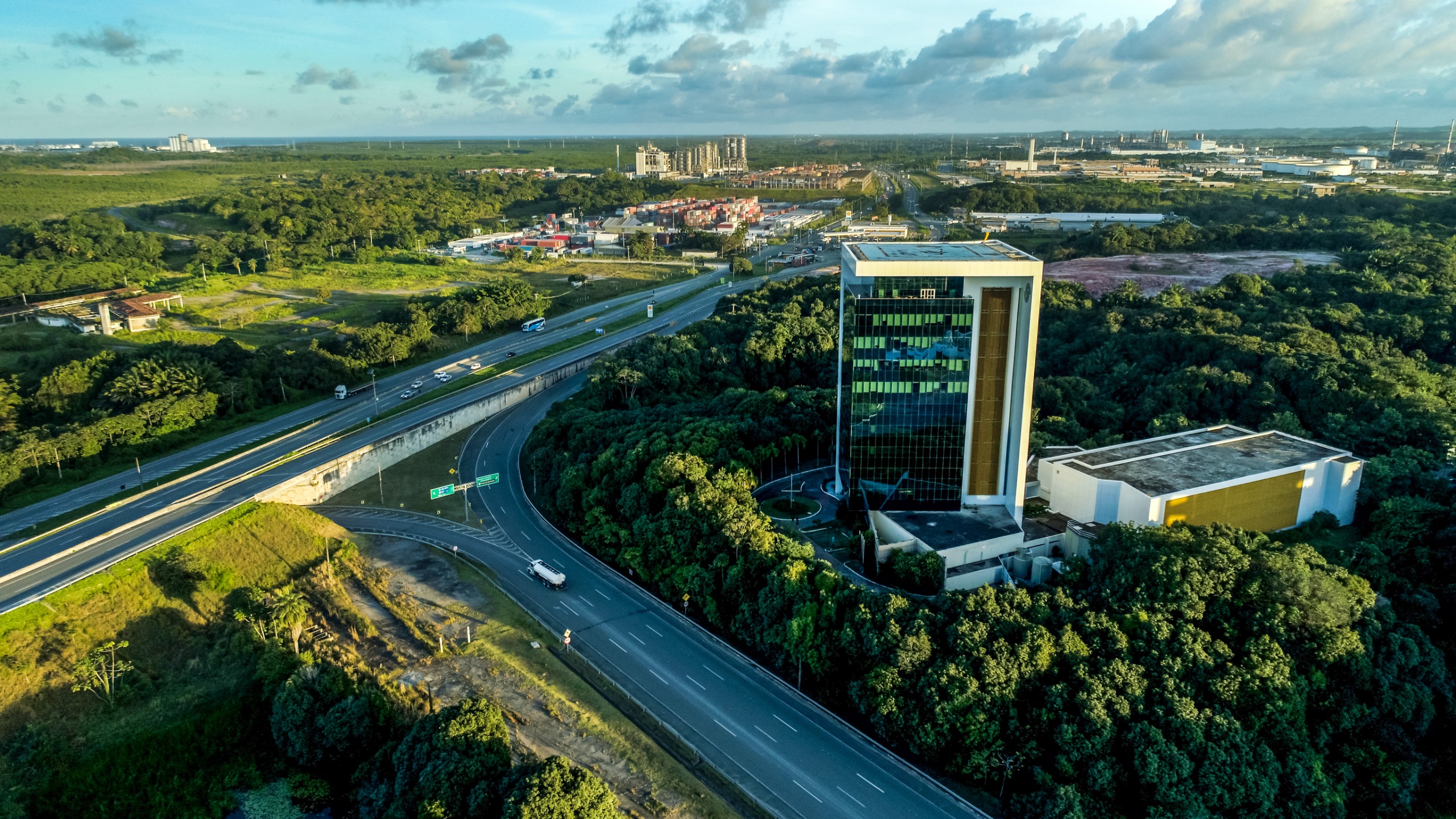 CentroAdministrativodeSuapee100abastecidocomenergialimpa